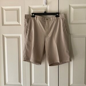 Izod Golf men’s shorts tan 36 waist summer lightweight